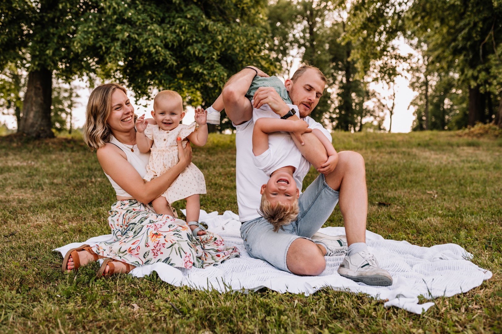 Fotograf Ślubny Białystok, Fotografia Białystok, Sesje rodzinne, ciążowe, portretowe, również z Waszymi pupilami :)